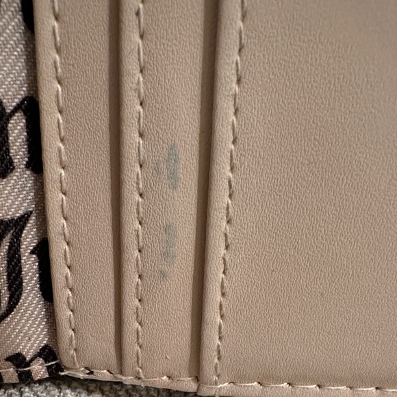 Juicy Couture Black Wallet - Picture 7 of 17